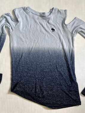 Abercrombie & Fitch Blue Ombre Cold-Shoulder Sweater girls size 11/12
